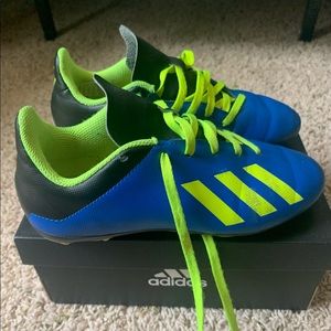 Adidas soccer cleats youth, Sz 2.